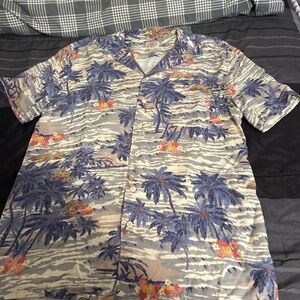 Faherty camp collared short sleeve shirt.